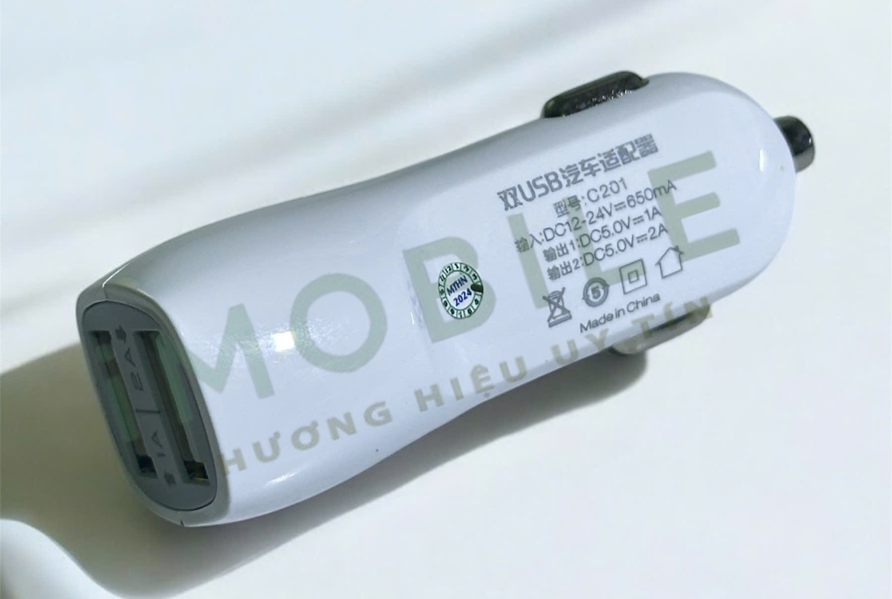 Tẩu sạc ô tô Arun C201